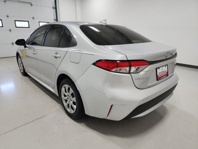 Photo of 2022 Classic Silver Metallic Toyota Corolla