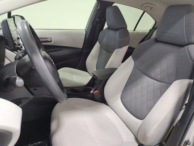 Photo of 2022 Classic Silver Metallic Toyota Corolla