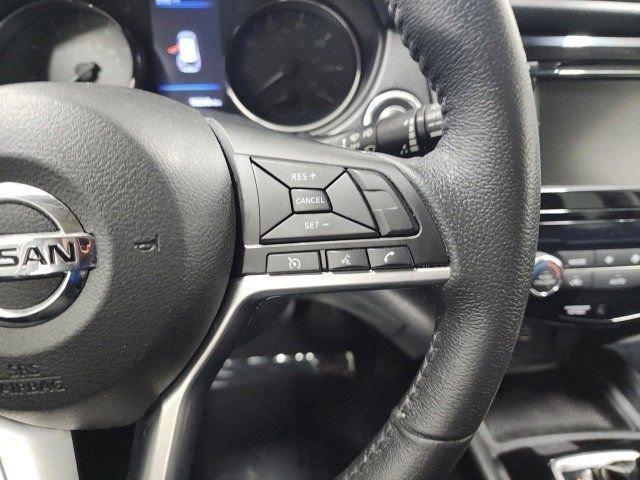 Photo of 2019 Glacier White Nissan Rogue