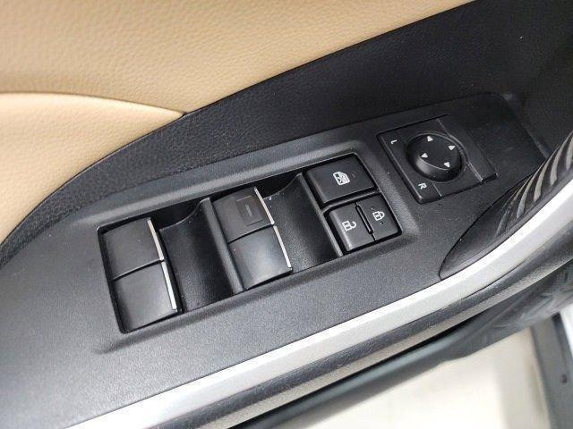Photo of 2021 Blizzard Pearl Toyota RAV4