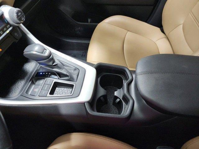 Photo of 2021 Blizzard Pearl Toyota RAV4