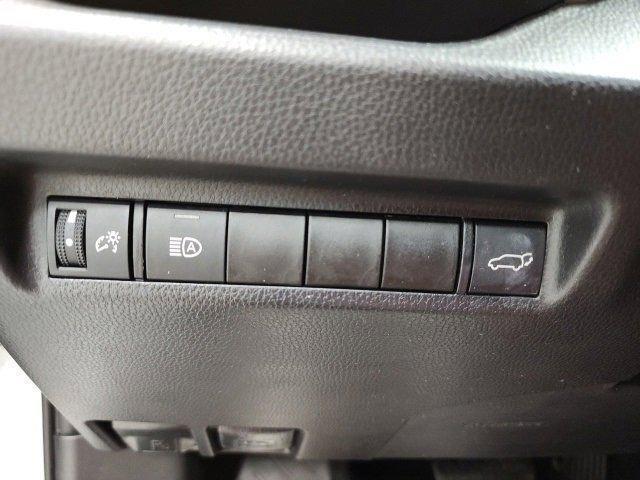 Photo of 2021 Blizzard Pearl Toyota RAV4