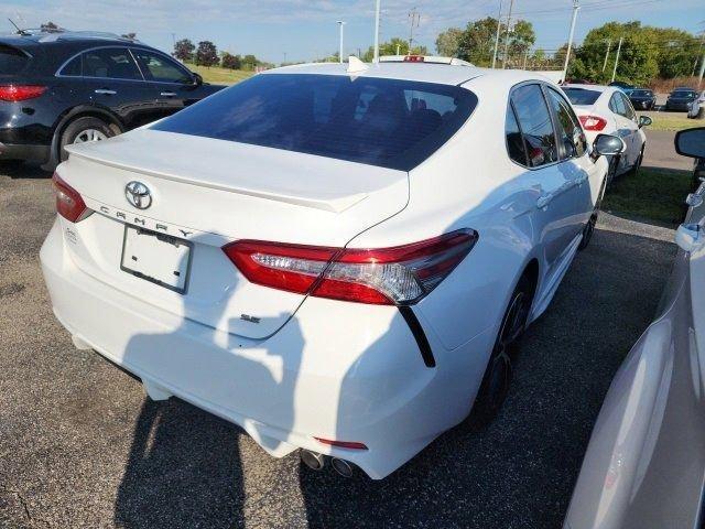 Photo of 2019 Super White Toyota Camry