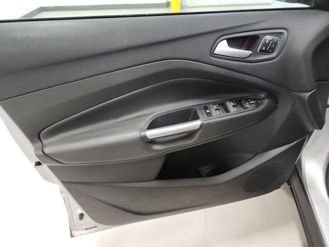 Photo of 2016 Ingot Silver Ford Escape