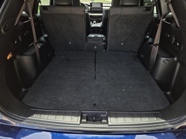 Photo of 2022 Blue Mitsubishi Outlander