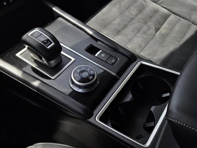 Photo of 2022 Blue Mitsubishi Outlander