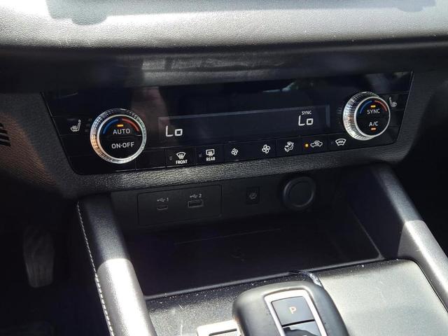 Photo of 2022 Blue Mitsubishi Outlander
