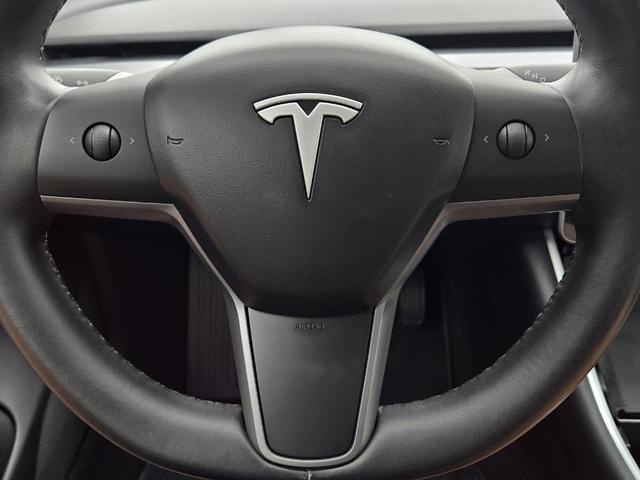 Photo of 2019 Gray Tesla Model 3