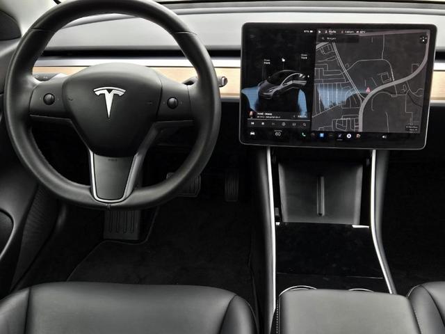 Photo of 2019 Gray Tesla Model 3