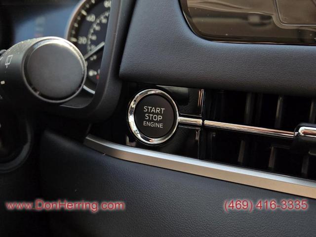 Photo of 2025 White Diamond Mitsubishi Outlander
