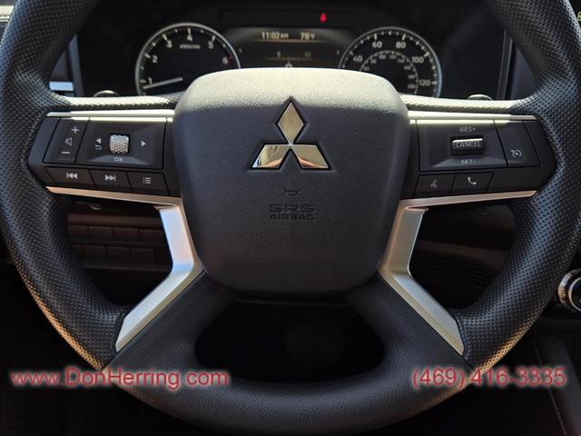 Photo of 2025 White Diamond Mitsubishi Outlander