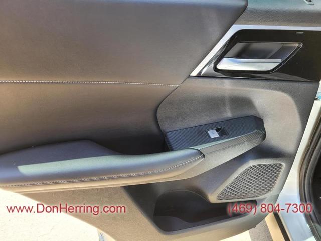 Photo of 2022 Silver Mitsubishi Outlander