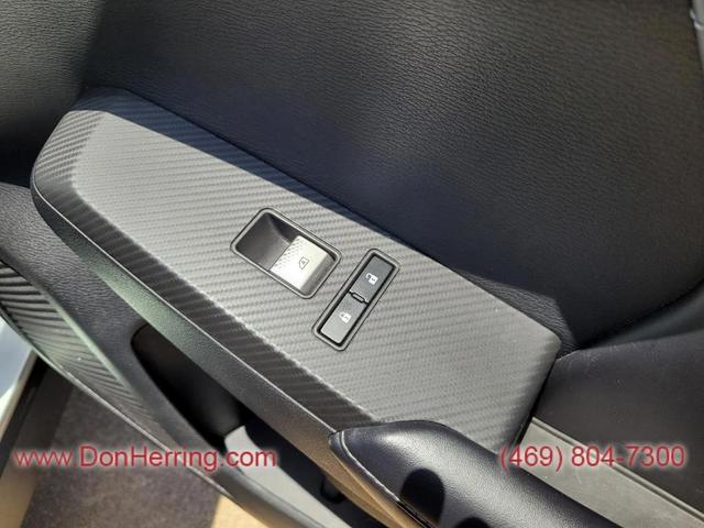 Photo of 2022 Silver Mitsubishi Outlander