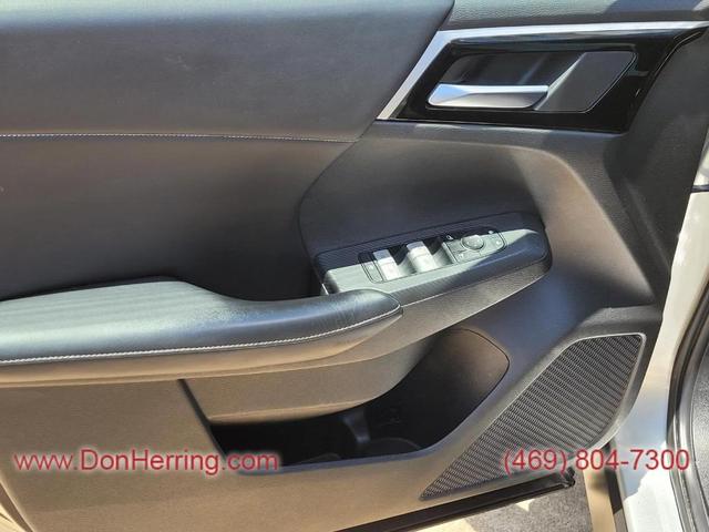 Photo of 2022 Silver Mitsubishi Outlander