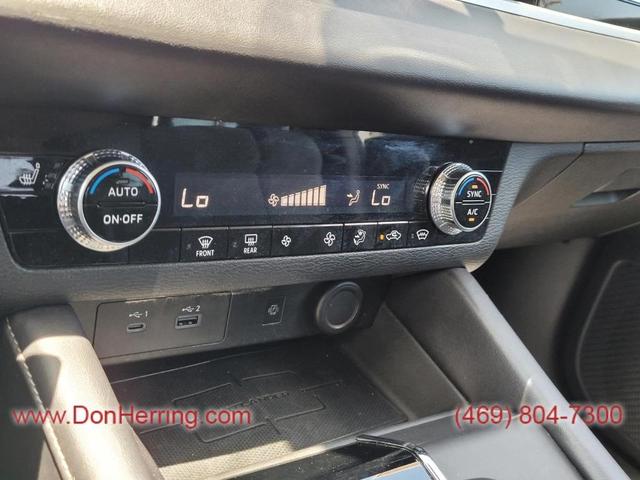 Photo of 2022 Silver Mitsubishi Outlander