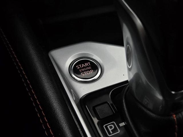 Photo of 2023 Glacier White Nissan Altima
