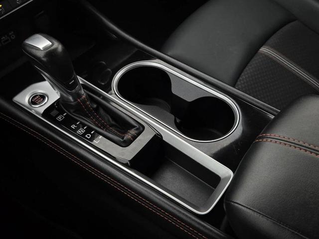 Photo of 2023 Glacier White Nissan Altima