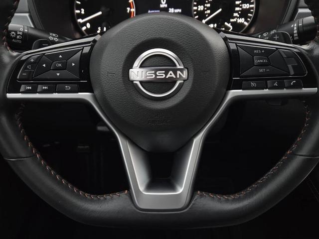 Photo of 2023 Glacier White Nissan Altima