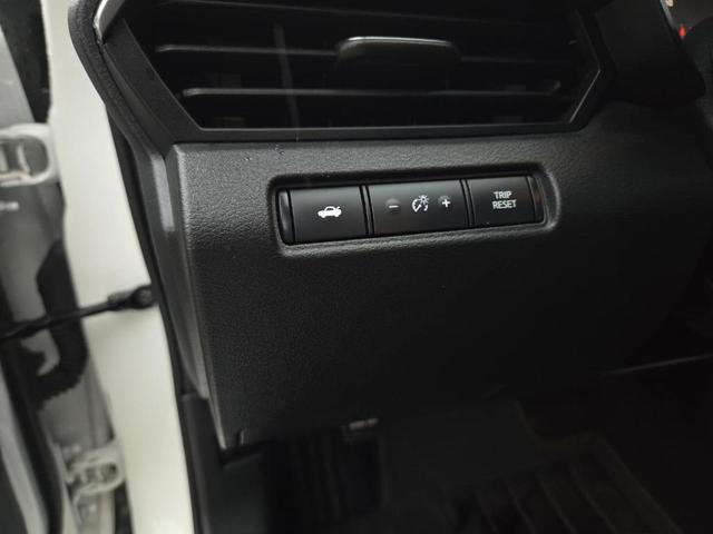 Photo of 2023 Glacier White Nissan Altima