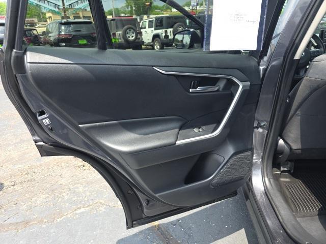 Photo of 2019 Gray Toyota RAV4