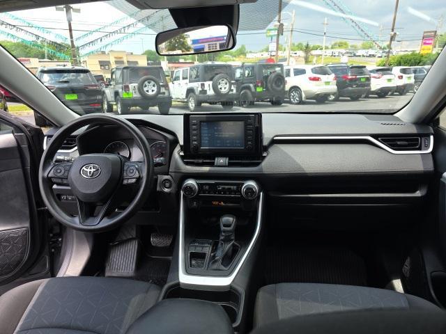 Photo of 2019 Gray Toyota RAV4