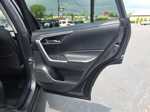 Photo of 2019 Gray Toyota RAV4