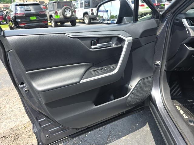 Photo of 2019 Gray Toyota RAV4
