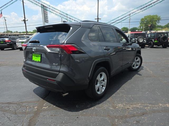 Photo of 2019 Gray Toyota RAV4