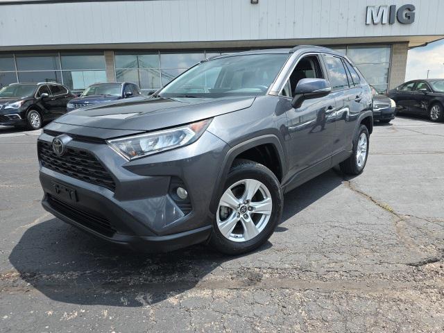 Photo of 2019 Gray Toyota RAV4