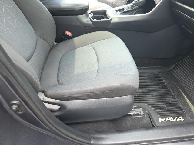 Photo of 2019 Gray Toyota RAV4