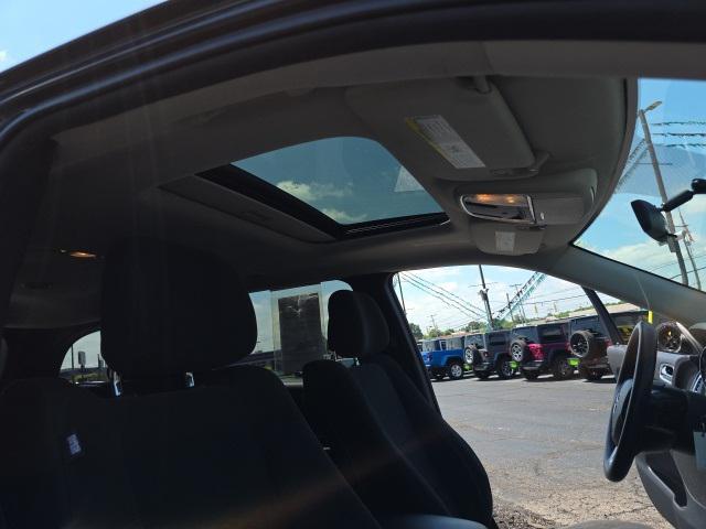 Photo of 2011 Dark Charcoal Pearlcoat Dodge Durango