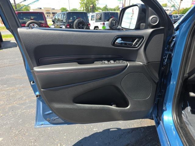 Photo of 2024 Frostbite Pearlcoat Dodge Durango