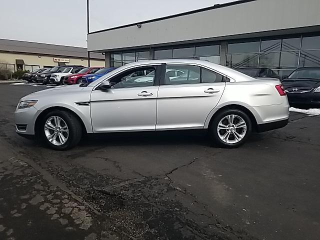 Photo of 2018 Ingot Silver Ford Taurus