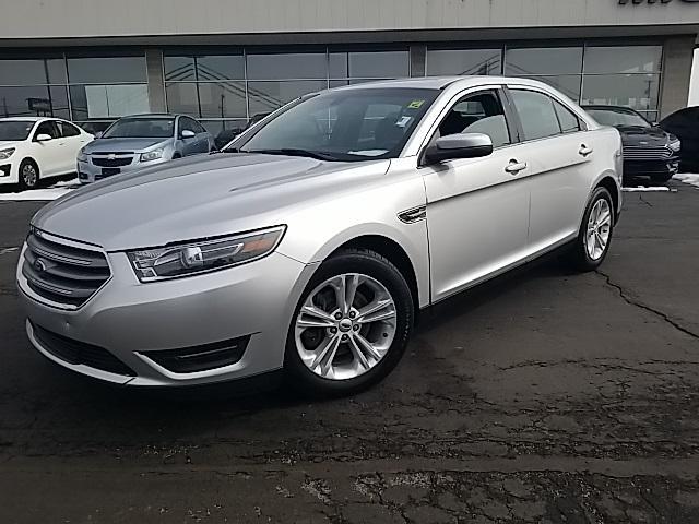 Photo of 2018 Ingot Silver Ford Taurus