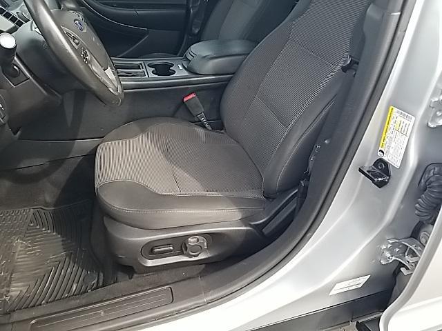 Photo of 2018 Ingot Silver Ford Taurus