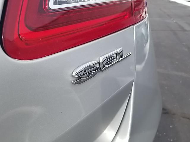 Photo of 2018 Ingot Silver Ford Taurus