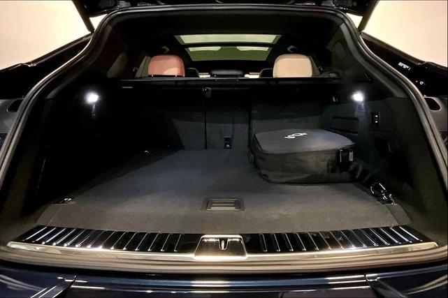 Photo of 2025 Blue Porsche Cayenne