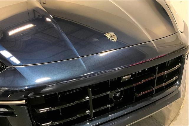 Photo of 2025 Blue Porsche Cayenne