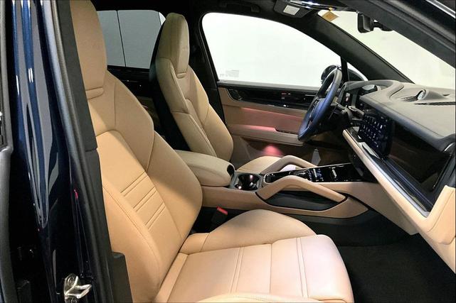 Photo of 2025 Blue Porsche Cayenne