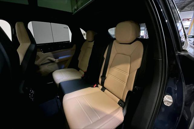 Photo of 2025 Blue Porsche Cayenne