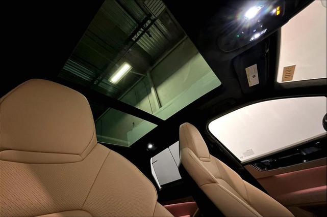 Photo of 2025 Blue Porsche Cayenne