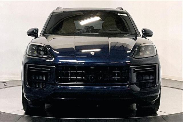Photo of 2025 Blue Porsche Cayenne