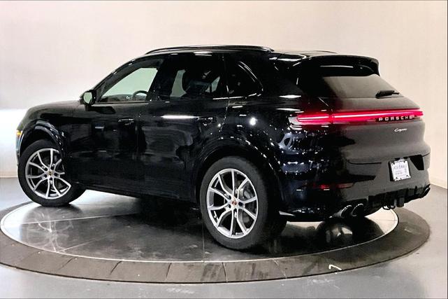 Photo of 2025 Black Metallic Porsche Cayenne