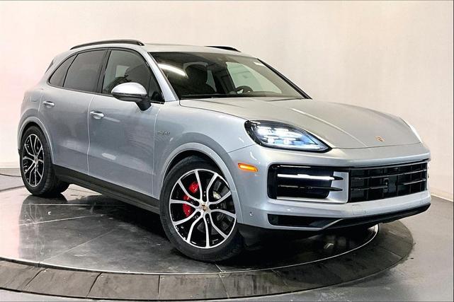 Photo of 2025 Dolomite Porsche Cayenne