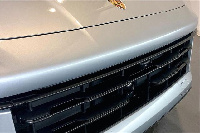 Photo of 2025 Dolomite Porsche Cayenne