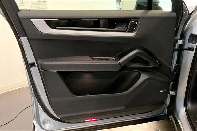 Photo of 2025 Dolomite Porsche Cayenne