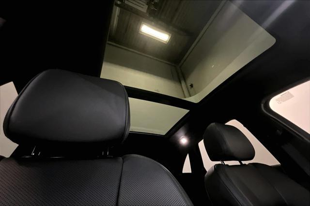Photo of 2025 Papaya Metallic Porsche Macan