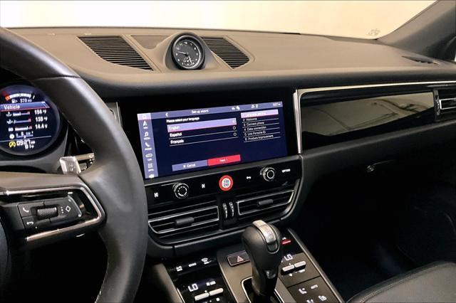 Photo of 2025 Papaya Metallic Porsche Macan