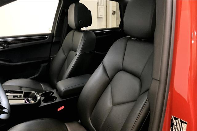 Photo of 2025 Papaya Metallic Porsche Macan