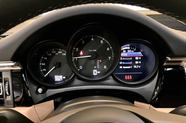 Photo of 2025 White Porsche Macan